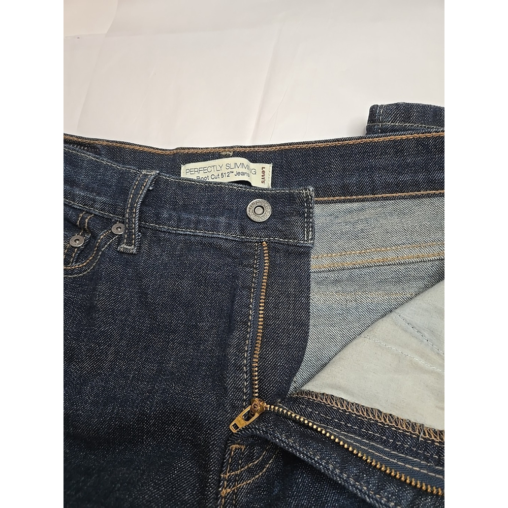 Levi's 512 Perfectly Slimming Bootcut Jeans Dark Wash Size 10 Stretch - Picture 8 of 9
